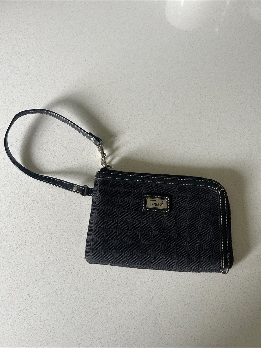 Fossil Vintage Black Textured Wristlet Card Case with Leather Trim Like New